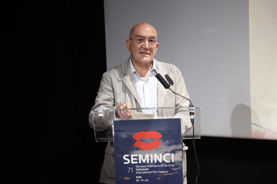 El alcalde de Valladolid, Jesús Julio Carnero, durante su intervención en la presentación de la 71ª semana internacional de cine Valladolid