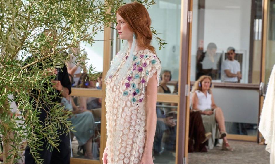 El desfile de Pilar Dalbat en OMODA
