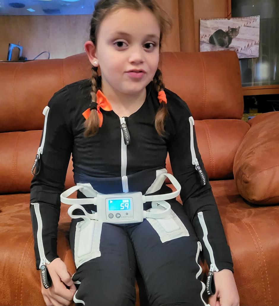 Yaiza, la niña zamorana de 11 años que padece diplejía espástica