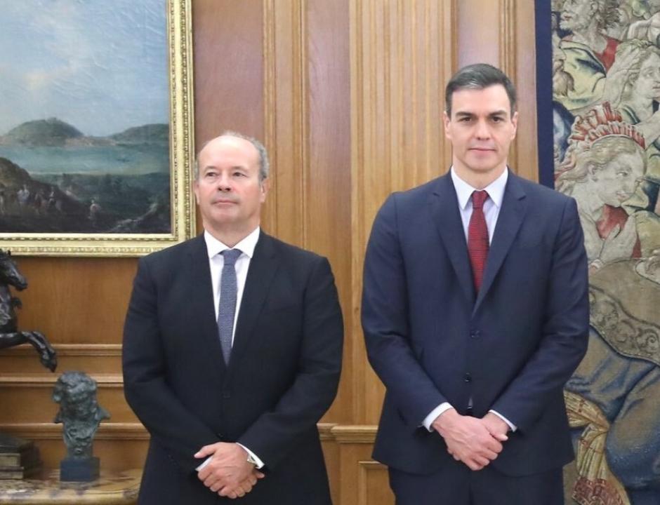 El exministro de Justicia,Juan Carlos Campo y el presidente del Gobierno, Pedro Sánchez, en una imagen de 2020