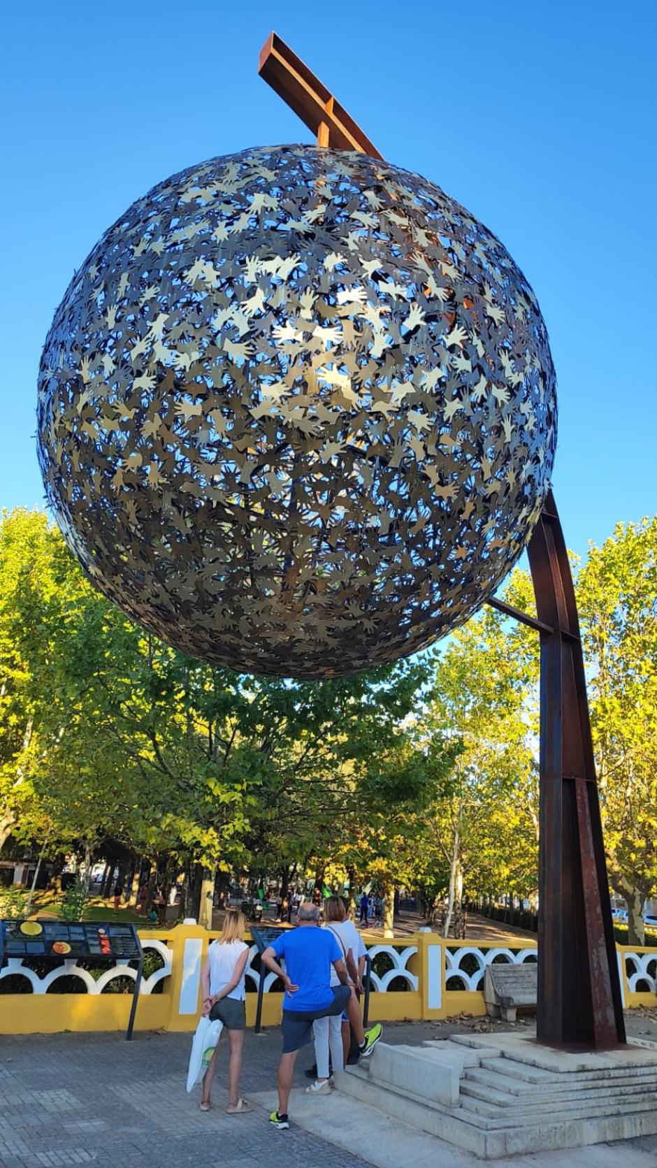 Escultura que representa en Sol, en Ciudad Rodrigo, Salamanca