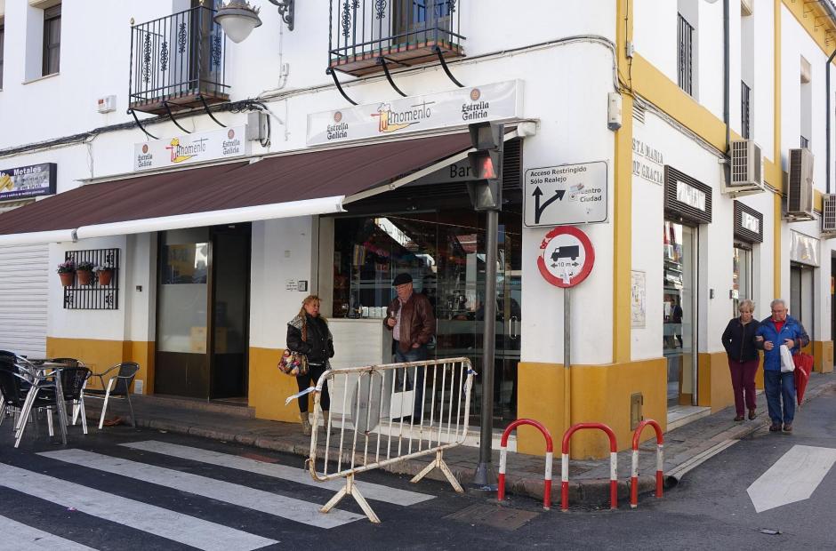 Fachada del bar Tu Momento en la actualidad