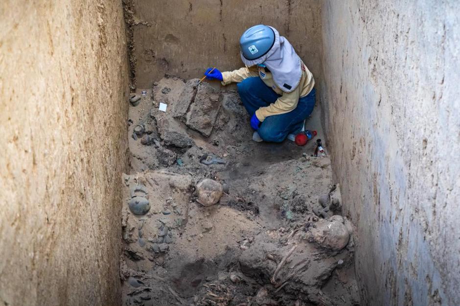 Tumbas intactas de más de 600 años de antigüedad con los restos de alrededor de 38 individuos sepultados en el complejo arqueológico de Chan Chan