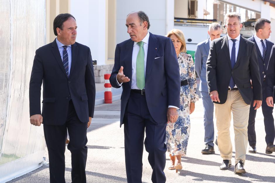 Imagen tomada este martes de Juanfran Pérez Llorca e Ignacio Galán en Torrent, Valencia