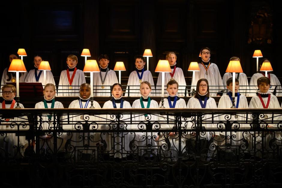 Una coral durante un concierto en la catedral de San Pablo de Londres