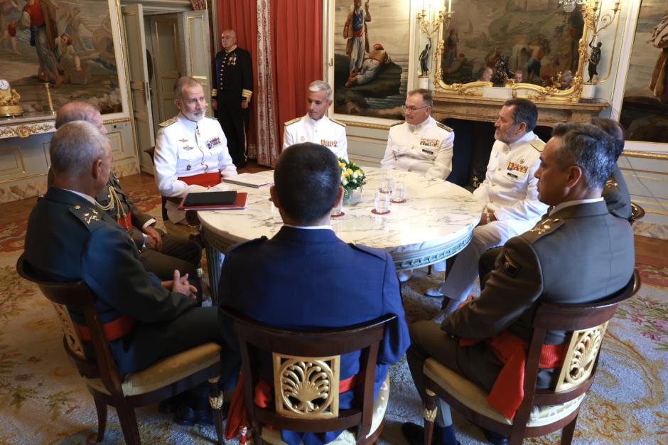 Don Felipe, durante la audiencia militar a un grupo de generales de división y vicealmirantes