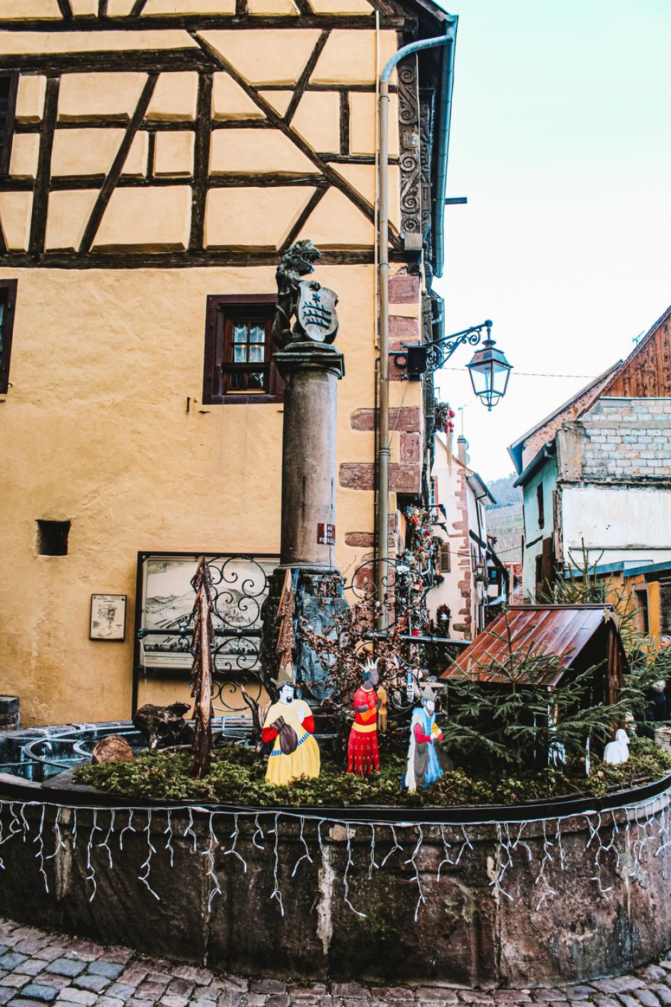 La fuente de 'Bella' en Riquewihr