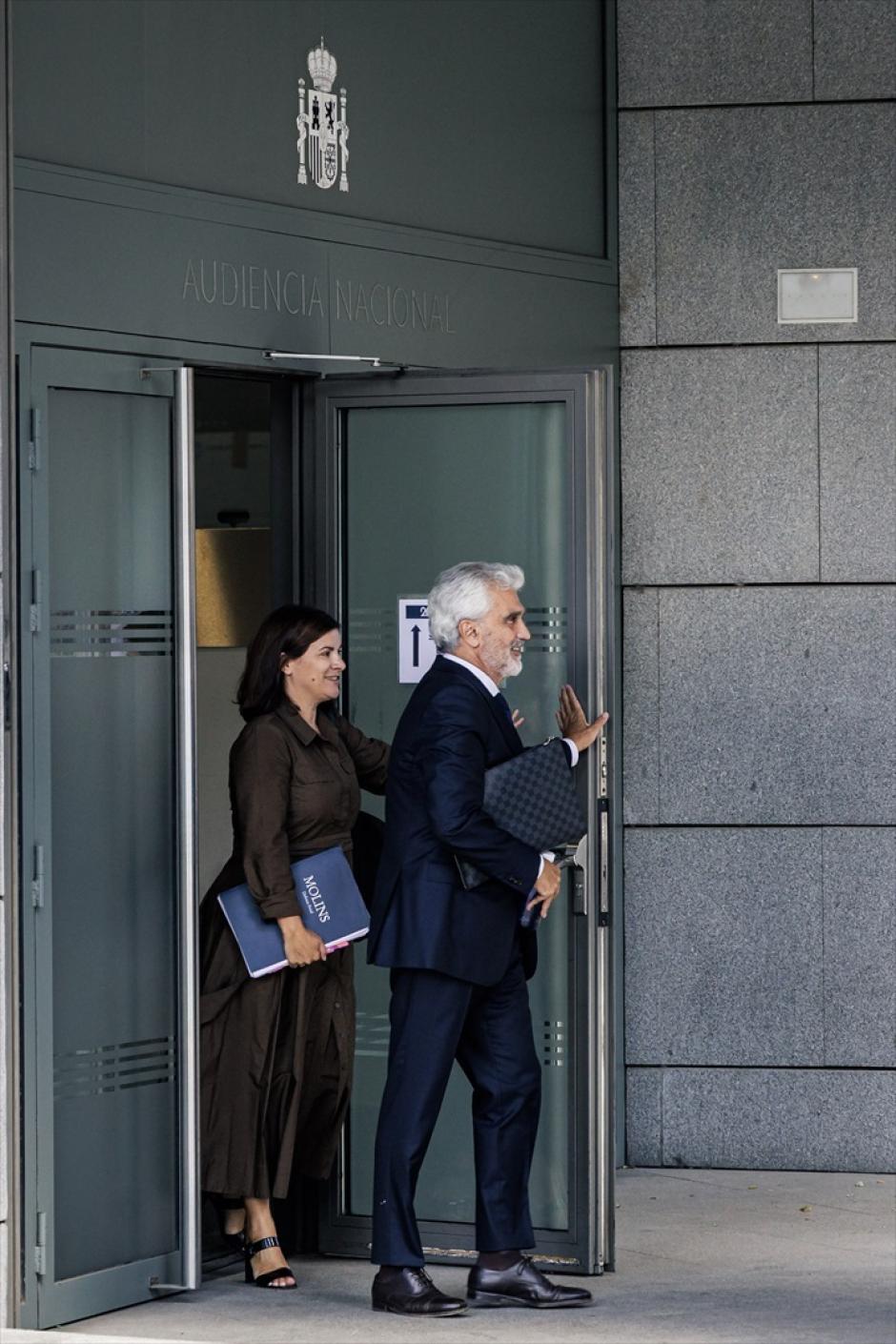 El abogado Ismael Oliver a su salida de la Audiencia Nacional