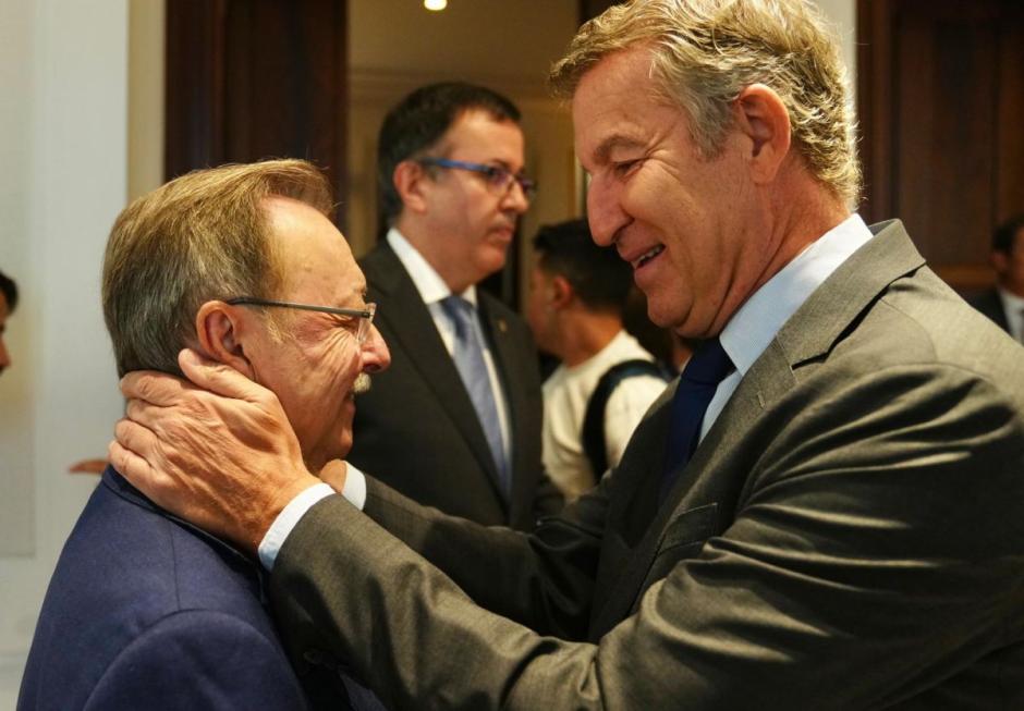 Alberto Núñez Feijóo y Juan Jesús Vivas, en un desayuno en Madrid