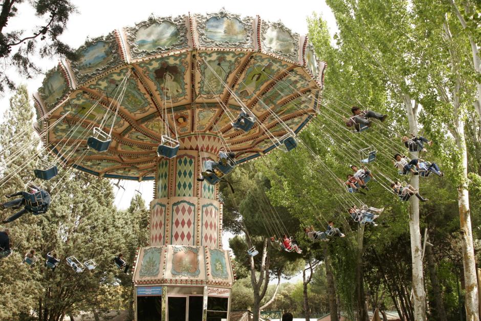 Sillas voladoras en el Parque de Atracciones