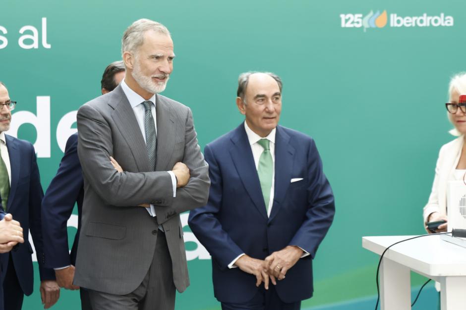 El Rey con Ignacio Galán, presidente de Iberdrola, en el Palacio de Cibeles