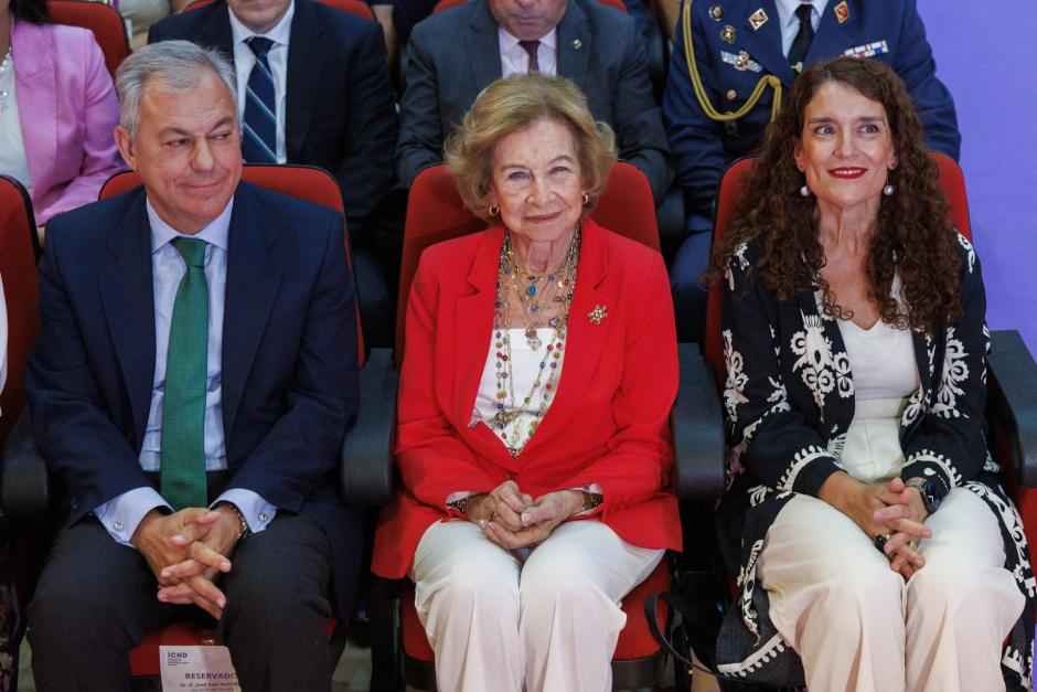 Don Sofía y el alcalde de Sevilla, José Luis Sanz Ruiz, en el Congreso Internacional de Enfermedades Neurodegenerativas