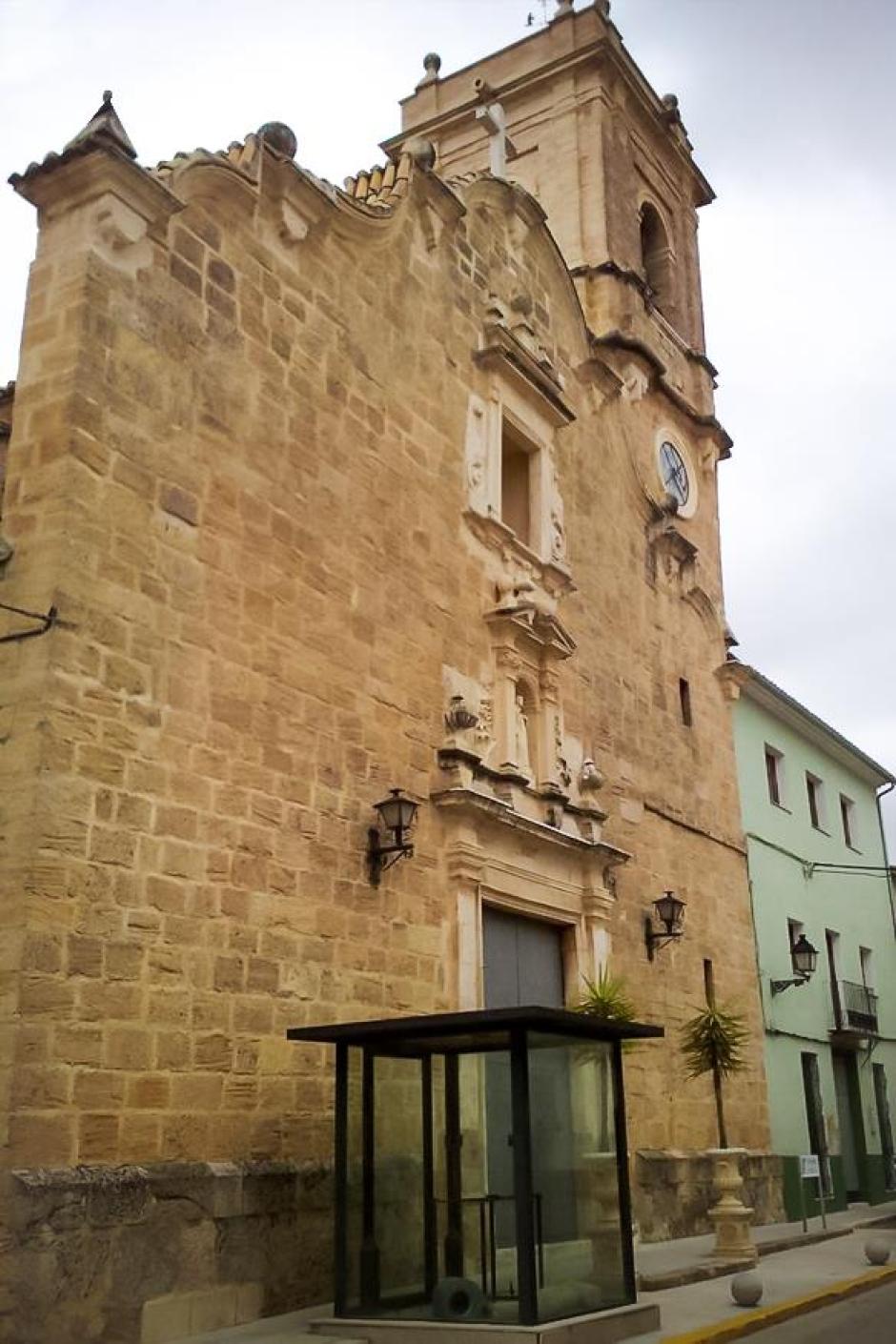 Imagen de la iglesia dedicada a San Francisco de Asís en La Granja de la Costera
