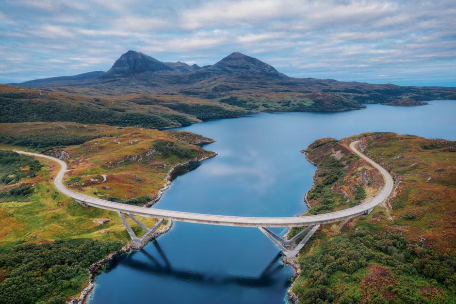 Puente en la North Coast 500 de Escocia