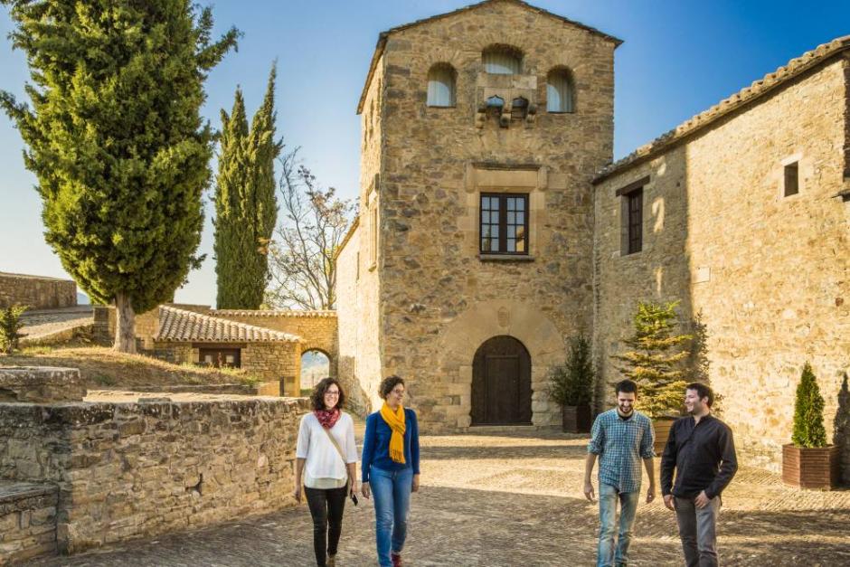 Paseo por Roda de Isábena junto al Palacio del Prior