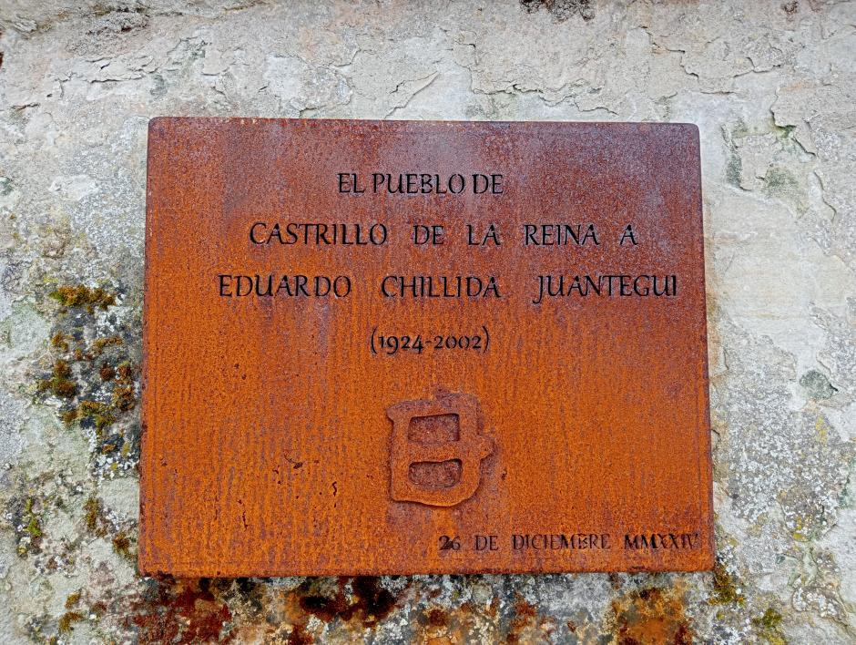Placa homenaje a Chillida en Castrillo de la Reina, Burgos