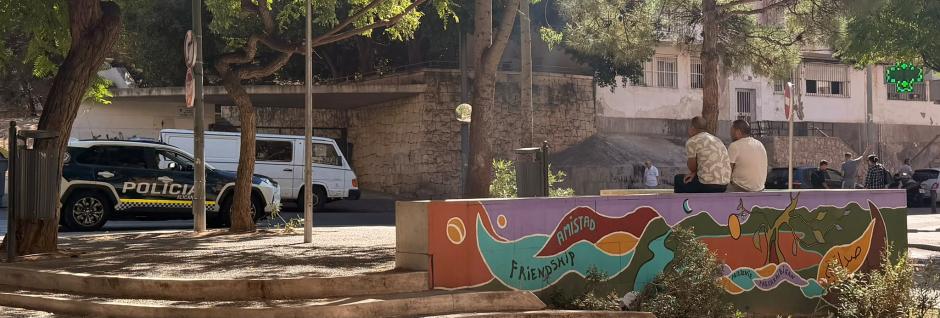 Vehículo de la Policía Local de Alicante patrullando por Colonia Requena