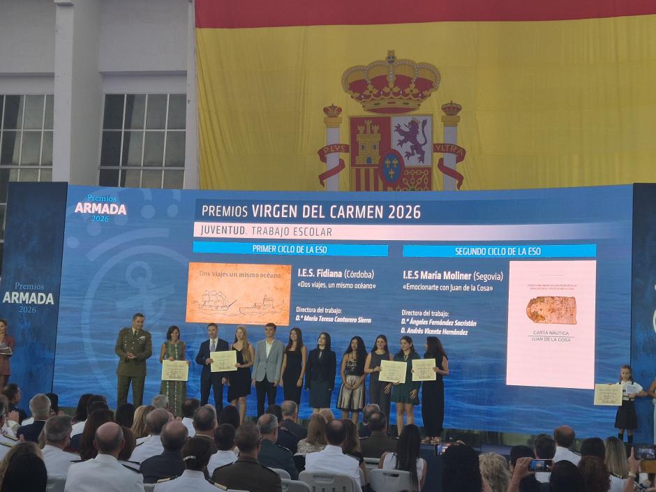El Jefe de Estado Mayor del Ejército de Tierra, general de ejército Amador Enseñat y Berea, entrega los premios Juventud en su modalidad de trabajo escolar