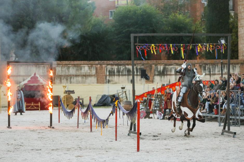 Exhibición de destreza a caballo en las Justas Medievales