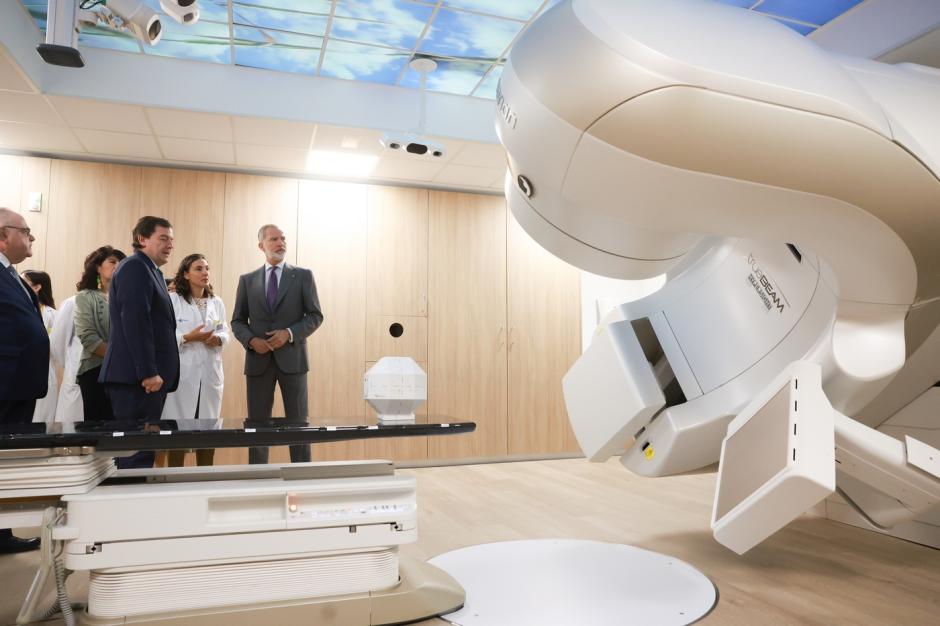 Don Felipe, en la nueva Unidad de Radioterapia del Hospital de Soria