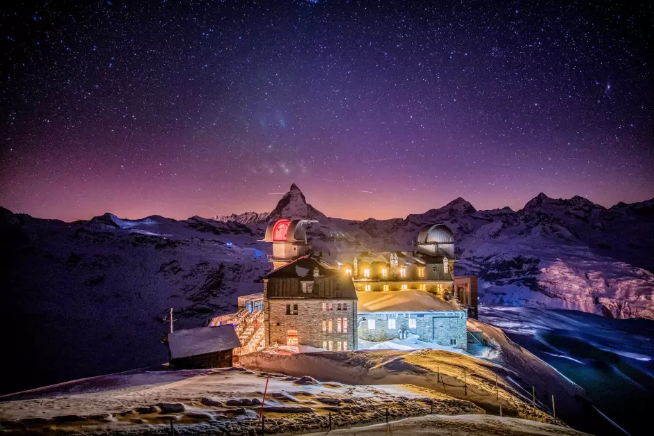 La Torre Sur alberga el Stellarium Cornergrat, equipado con un telescopio DeepSky de 60 cm