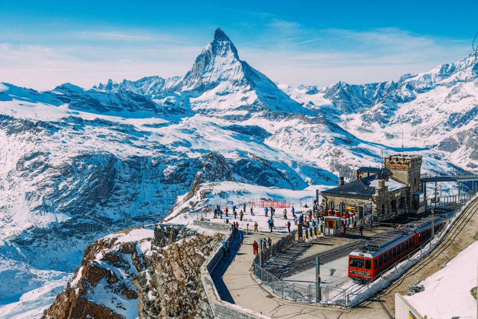 Estación de tren de Gornergrat en invierno