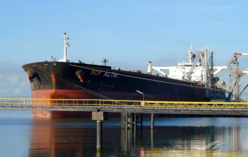 Petrolero Caroline Bezengi