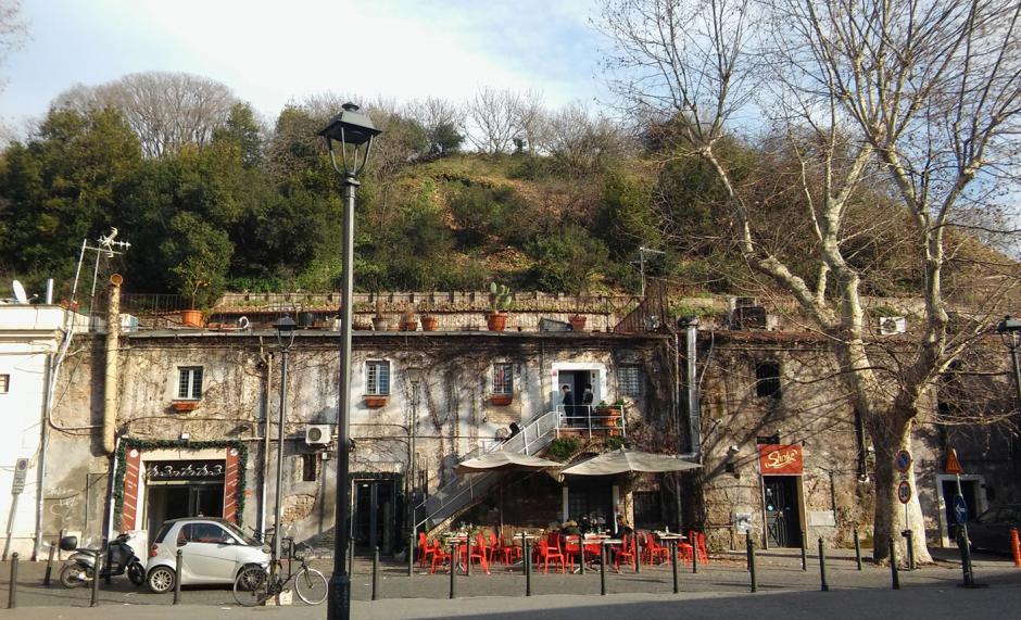 Una de las faldas del monte Testaccio