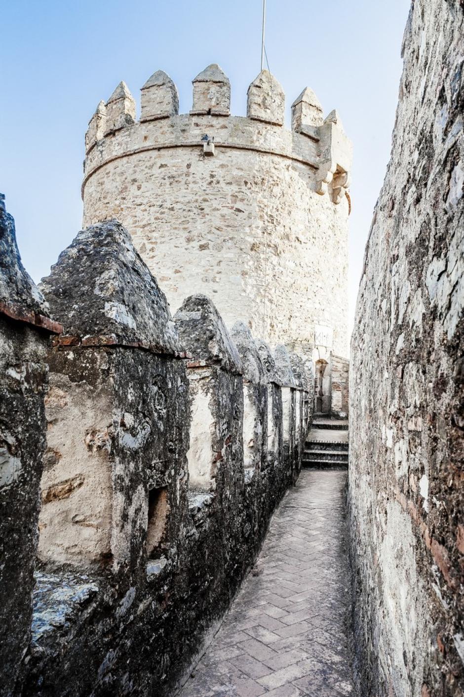 Adarve en las almenas del castillo de los Duques de feria