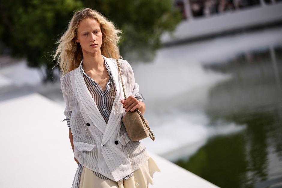 Una de las modelos de Christian Dior en París