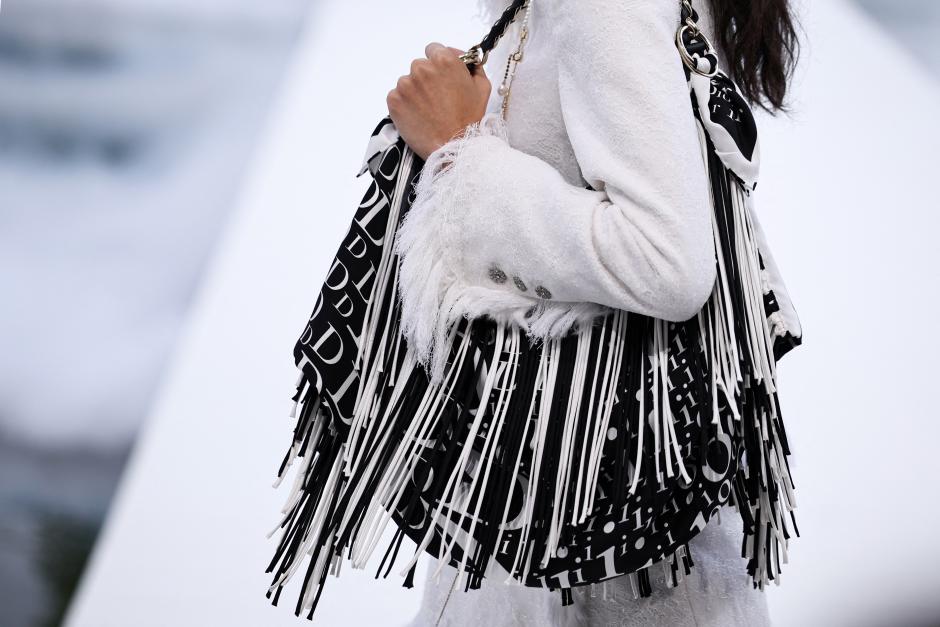 Uno de los bolsos de la nueva colección de Dior, presentada en París