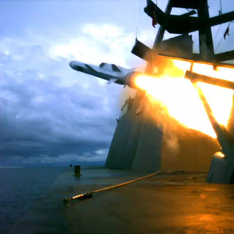 Lanzamiento de un misil Naval Strike Missile (NSM)