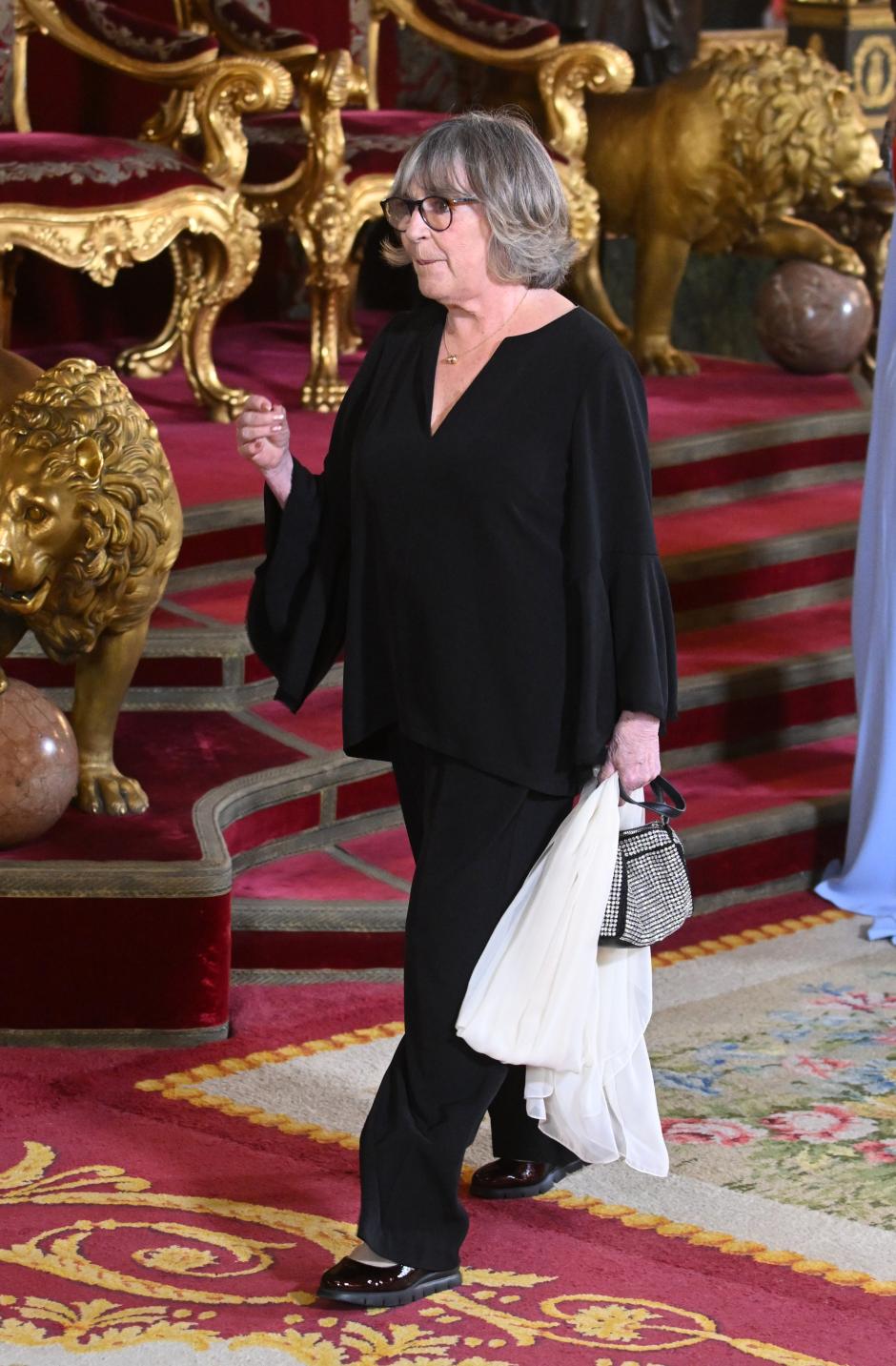 Los Reyes, Don Felipe VI y Doña Letizia, y el  Presidente de la República Francesa, Emmanuel Macron, y su esposa, Brigitte Macron, saludan a Carmen Maura durante la cena de gala que se ofrece en su honor en el Palacio Real, a 29 de septiembre de 2026, en Madrid (España)

José Oliva / Europa Press
FAMILIA REAL;CASA REAL;FRANCIA
29/9/2026