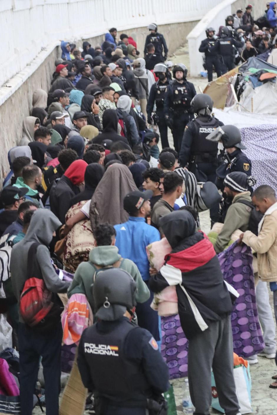 Desalojo de inmigrantes en la playa de Benítez
