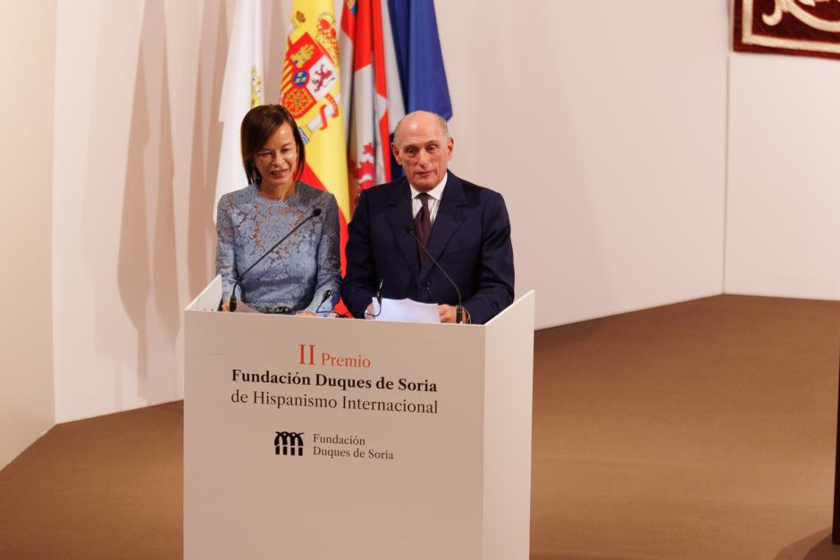 El rey Felipe entregó a Almine y Bernard Ruiz-Picasso la distinción como 'Valedor del Hispanismo 2026'