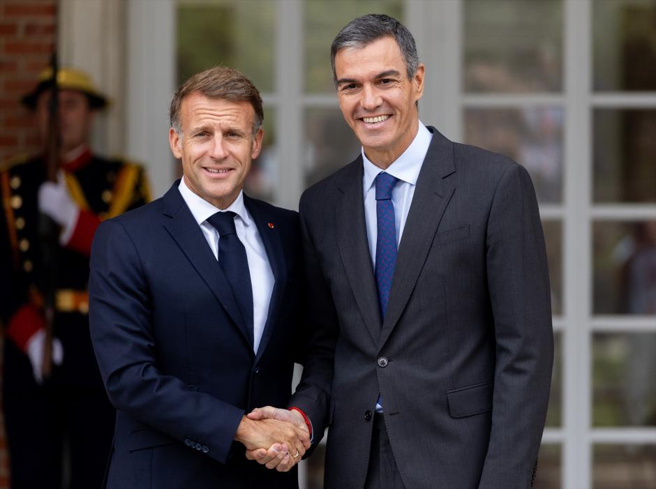 El presidente del Gobierno, Pedro Sánchez (d), recibe al presidente de la República Francesa, Emmanuel Macron
Eduardo Parra / Europa Press
30/9/2026