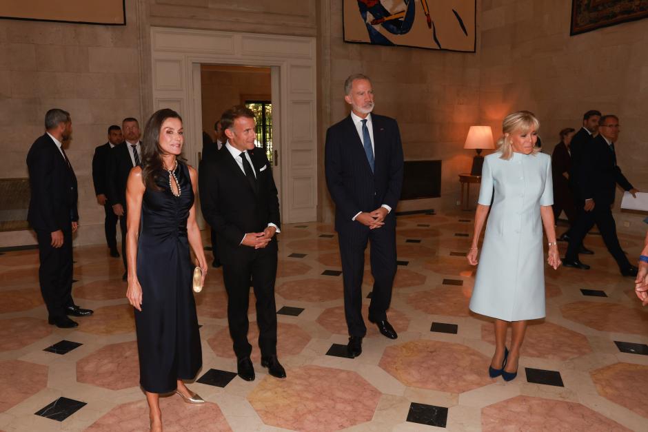 Los Reyes Felipe y Letizia con el matrimonio Macron