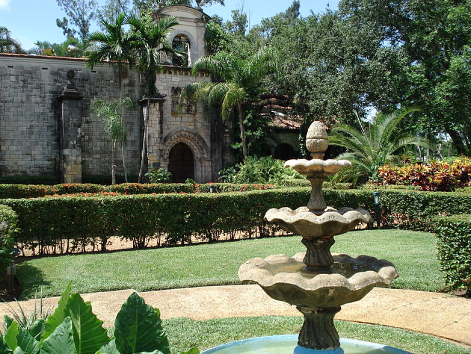 Patio del The Spanish Ancient Monastery, en Estados Unidos