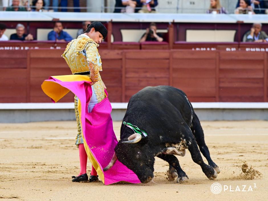 El Mene, con el primero de su lote esta tarde en Madrid