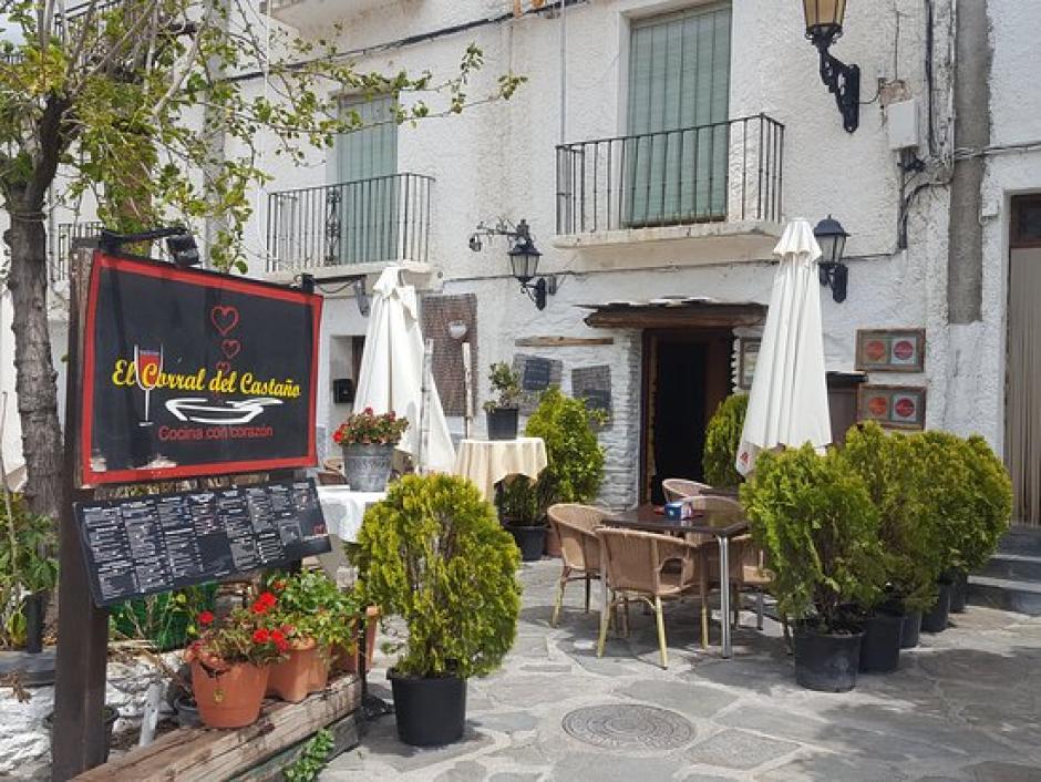 Terraza del restaurante El Corral del Castaño
