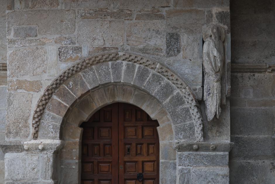 Iglesia y santos de Santa Marta de Tera