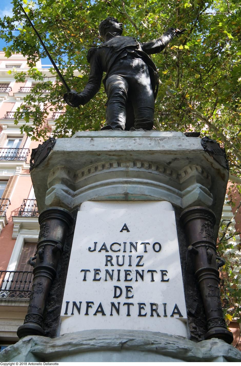 Monumento al teniente Jacinto Ruiz Mendoza