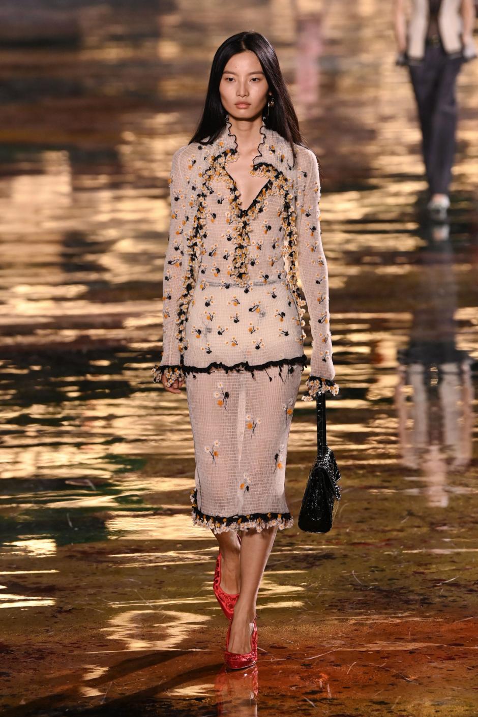 Imagen del desfile de Chanel de este lunes 5 de octubre