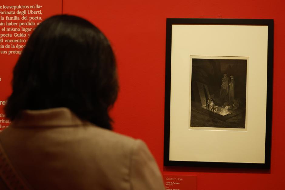 A través de los nueve círculos del Infierno, la exposición propone un recorrido por las distintas visiones de ambos artistas y demuestra cómo una obra escrita tanto tiempo puede seguir generando nuevas interpretaciones y conectando con las inquietudes de cada generación.