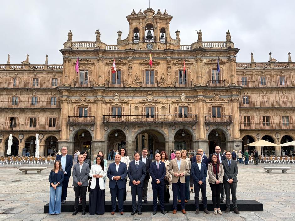 Representantes de las catorce ciudades vinculadas a la vida de Santa Teresa de Jesús que forman la Red de Ciudades Teresianas Huellas de Teresa