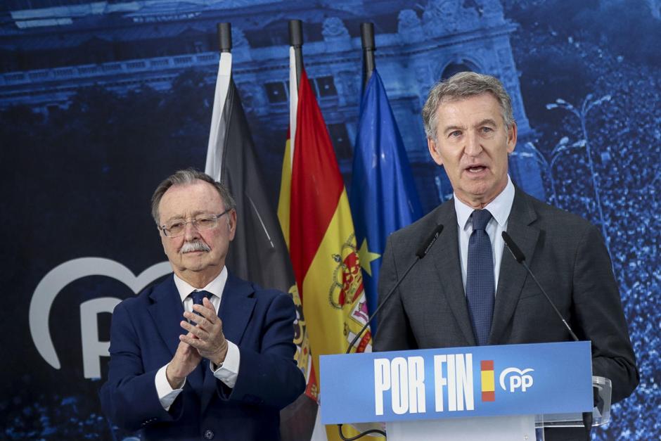 El presidente del PP, Alberto Núñez Feijóo, y el presidente de la Ciudad Autónoma de Ceuta, Juan Jesús Vivas