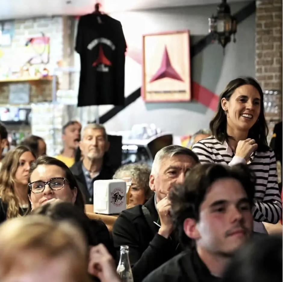 Irene Montero en la taberna Garibaldi