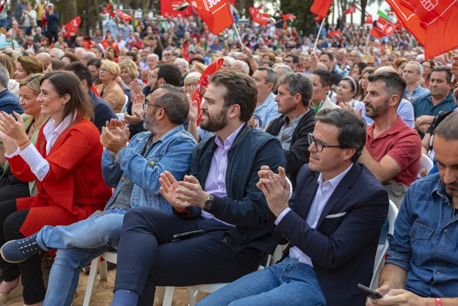 A la derecha, Miguel Ángel Gallardo, entonces presidente de la Diputación de Badajoz