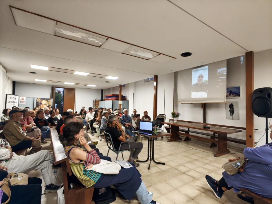 Los asistentes pudieron escuchar a ambos individuos por videoconferencia
