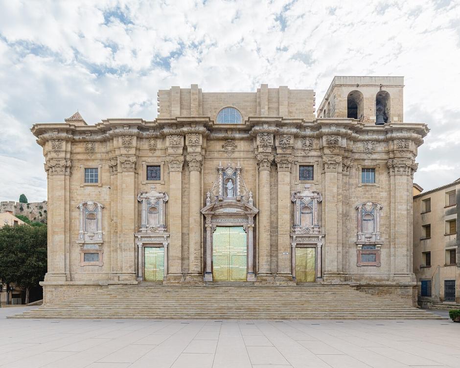 La fachada barroca de la catedral de Santa María